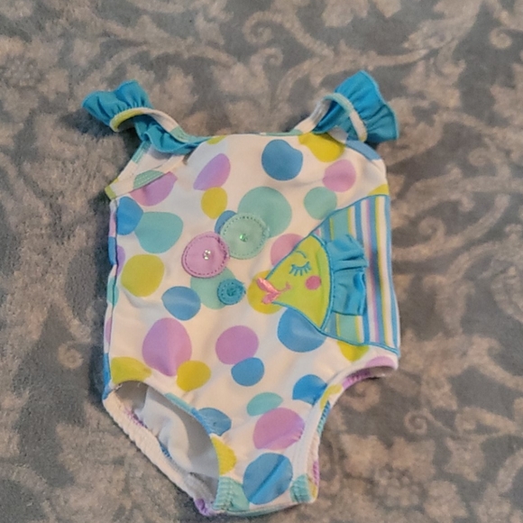 One piece bathing suit - Picture 1 of 3